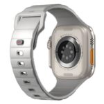 Uniq Stride Fkm Rubber Apple Watch Strap 49/45/44/42mm - CHALK GREY - الصورة 2