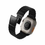 ⁦Uniq Strova Stainless Steel Band for Apple Watch 49/46/45/44mm - Midnight Black⁩ - الصورة ⁦3⁩